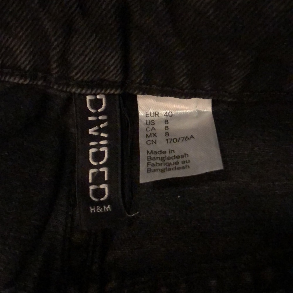 Divided 90s Baggy High Waisted Jeans - Picture 9 of 11